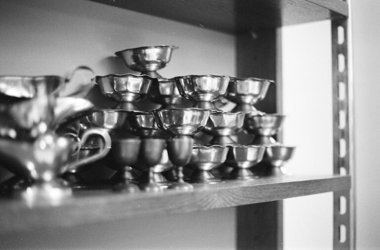 Kellergeruch in der Wohnung stoppen: Ursachen finden, richtig lüften und dauerhaft abdichten