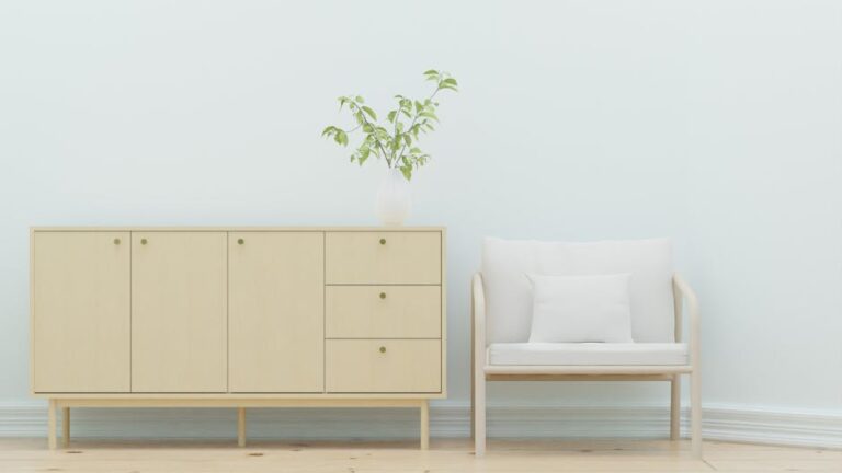 Schranktüren ohne Griffe planen: Push-to-open, Griffleisten und Tip-On im Alltag richtig wählen