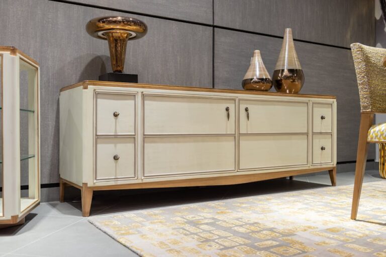 Sideboard im Wohnzimmer richtig planen: Höhe, Tiefe, Stauraum und Kabel ohne Chaos